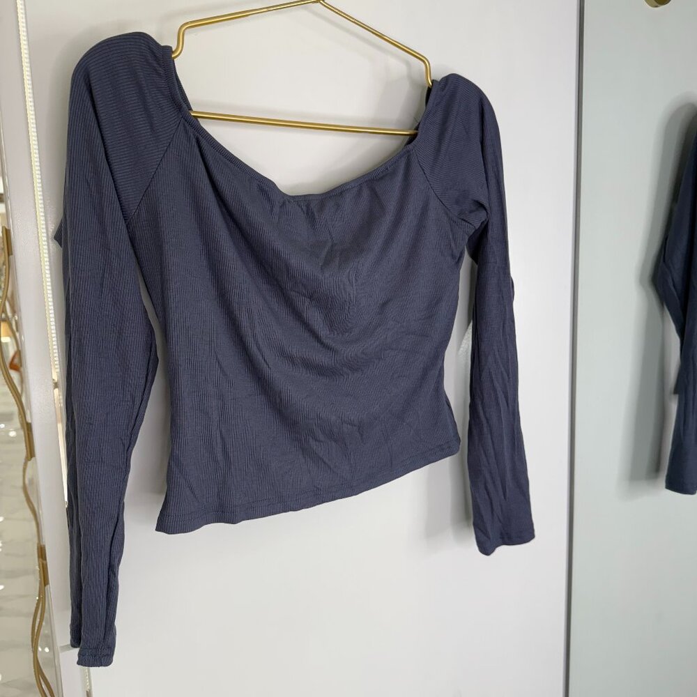 midriff top